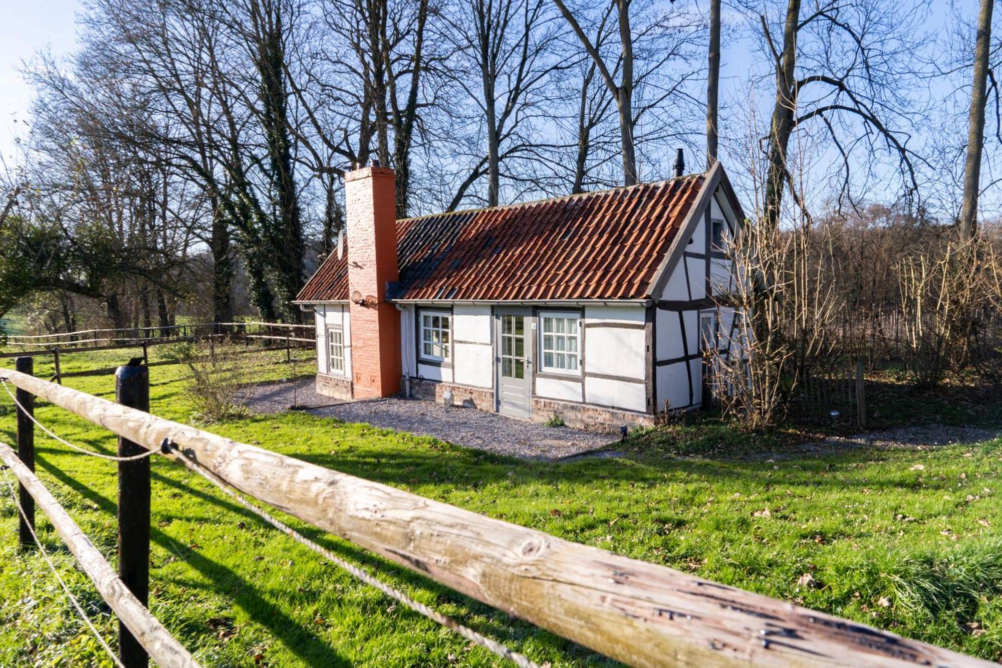 Vakantiewoningen 'Hoeve De Witte Olifant' Noorbeek Luaran gambar