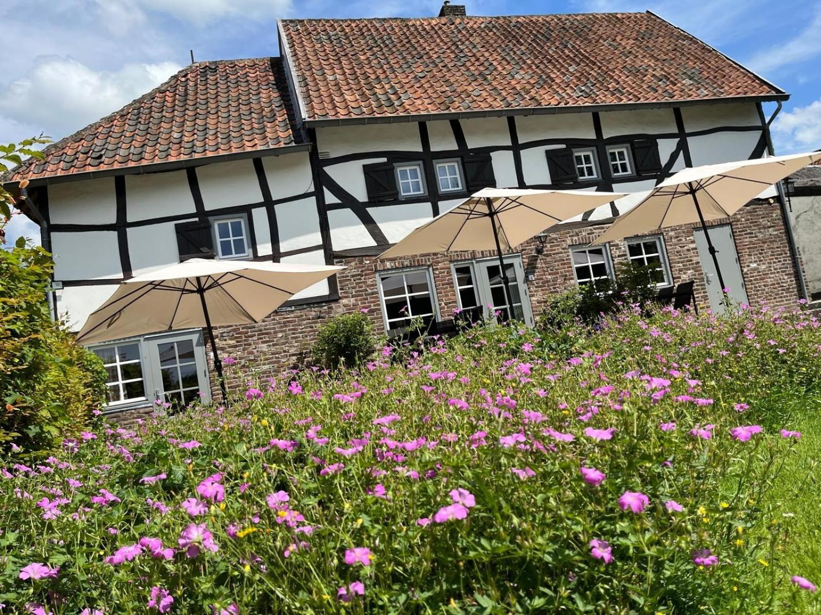 Vakantiewoningen 'Hoeve De Witte Olifant' Noorbeek Luaran gambar